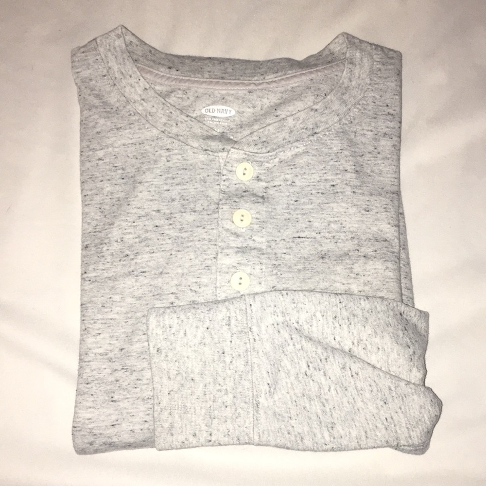 Grey Old Navy Long Sleeve Tee
